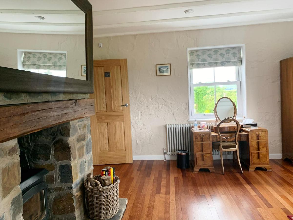 Ty Capel Bed & Breakfast Llanidloes Exterior photo